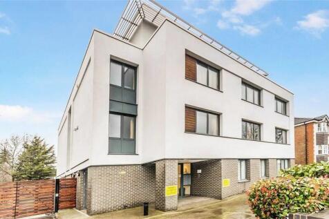 Kenton Road, Harrow 2 bed apartment for sale