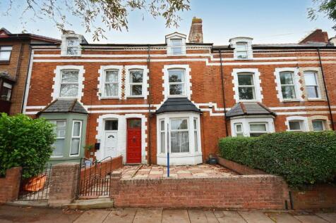 5 bedroom terraced house for sale