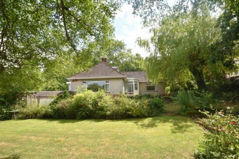7 Longmeadow Drive, Dinas Powys, CF64... 3 bed detached bungalow for sale