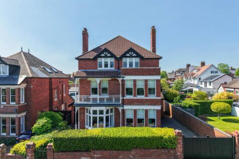 7 bedroom detached house for sale