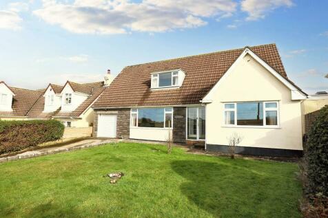 4 bedroom detached bungalow for sale