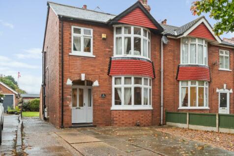 3 bedroom semi-detached house for sale