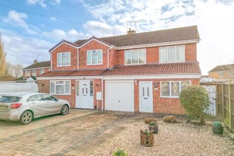 Pallett Drive, Nuneaton CV11 3 bed semi