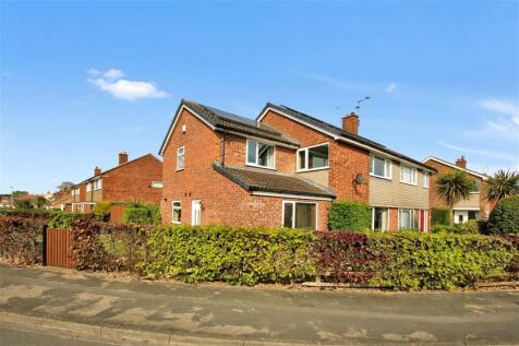 4 bedroom semi-detached house for sale