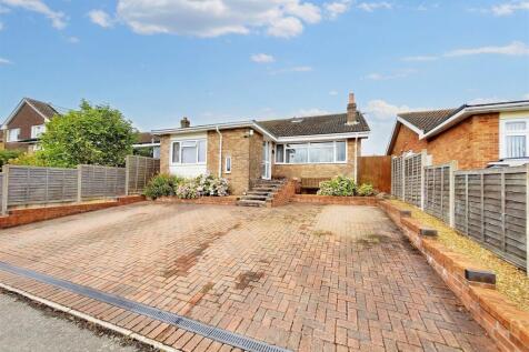 Pimperne 4 bed detached bungalow for sale