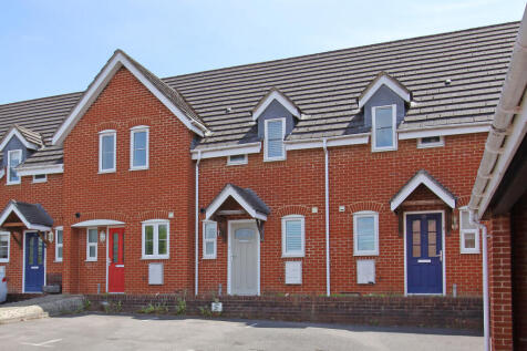 Briarscroft, Andover, SP10 2 bed terraced house for sale