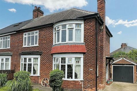 3 bedroom semi-detached house for sale