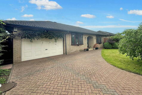 3 bedroom detached bungalow for sale