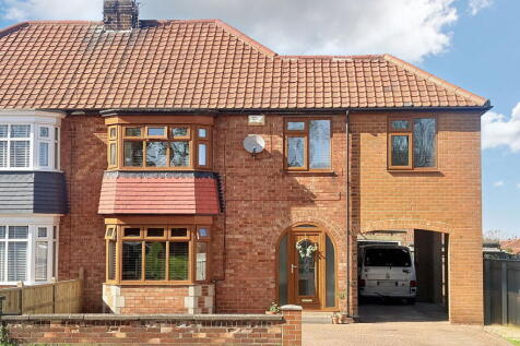 5 bedroom semi-detached house for sale