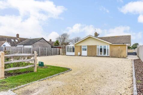4 bedroom detached bungalow for sale