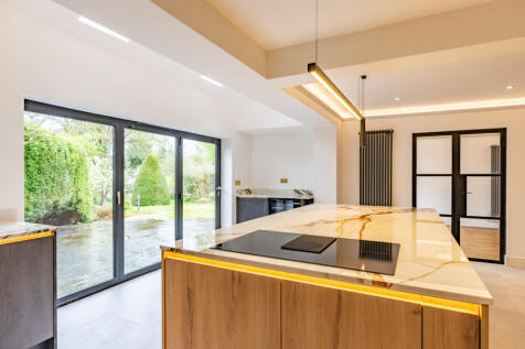 Sandpit Lane, Hertfordshire AL4 5 bed detached house for sale