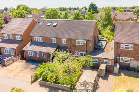Hazelwood Drive, Hertfordshire AL4 4 bed semi