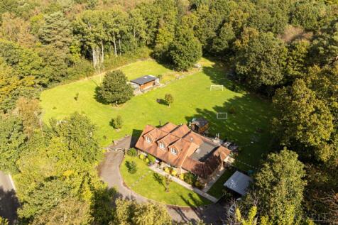 Bones Lane, Lingfield RH7 4 bed detached house for sale