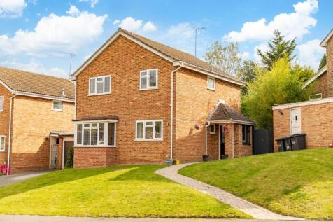 Alders View Drive, East Grinstead RH19 4 bed detached house for sale