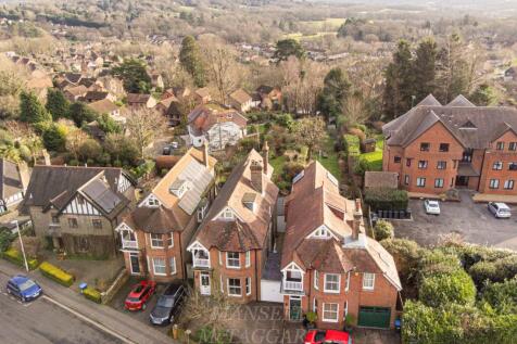 6 bedroom detached house for sale