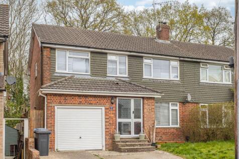 Shelley Road, East Grinstead RH19 4 bed semi