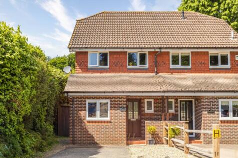 Rowplatt Lane, East Grinstead RH19 3 bed semi