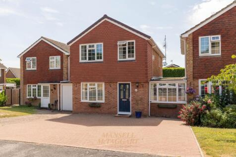 Garden House Lane, East Grinstead RH19 3 bed semi
