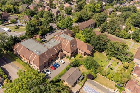 London Road, East Grinstead RH19 2 bed retirement property for sale