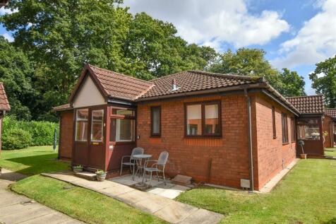 2 bedroom semi-detached bungalow for sale