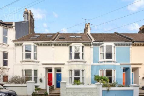 4 bedroom terraced house for sale