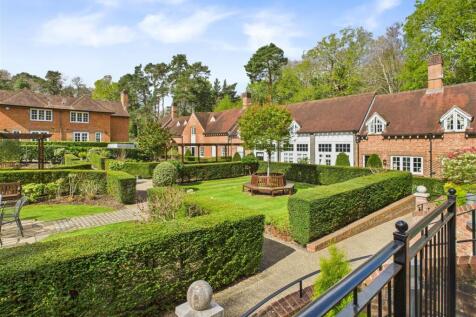 Coach House Mews, Hersham... 2 bed mews for sale