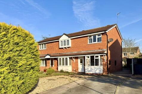 2 bedroom semi-detached house for sale