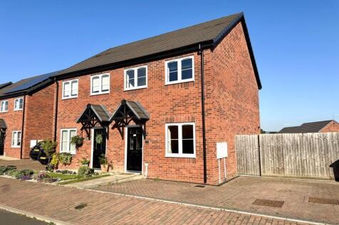 2 bedroom semi-detached house for sale