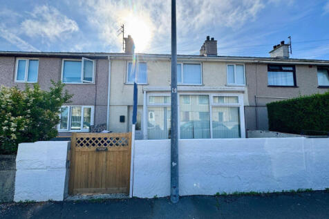 Maes Y Mor, Holyhead, Anglesey, LL65 3 bed terraced house for sale