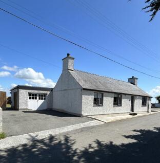 Llanfaethlu, Isle of Anglesey 3 bed cottage for sale