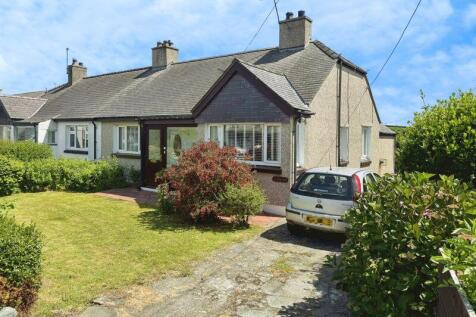 3 bedroom semi-detached bungalow for sale