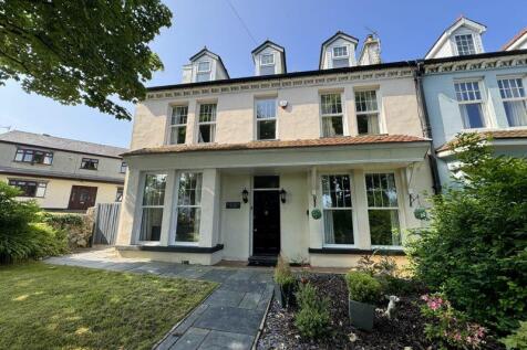 Sunrise Terrace, Holyhead, LL65 6 bed end of terrace house for sale