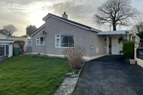 3 bedroom detached bungalow for sale