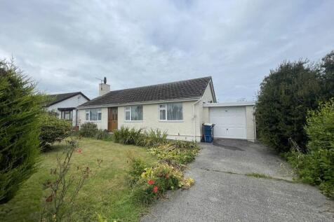 Llanfechell, Isle of Anglesey 4 bed detached bungalow for sale