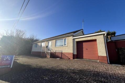 Penysarn, Isle of Anglesey 3 bed detached bungalow for sale