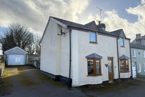 4 bedroom end of terrace house for sale
