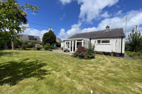 2 bedroom detached bungalow for sale
