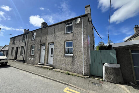 Bodffordd, Llangefni, Anglesey, LL77 3 bed end of terrace house for sale