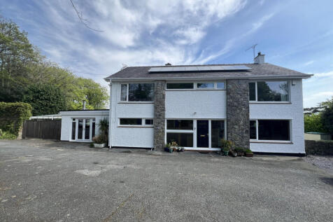 Lon Fron, Llangefni, Anglesey, LL77 4 bed detached house for sale