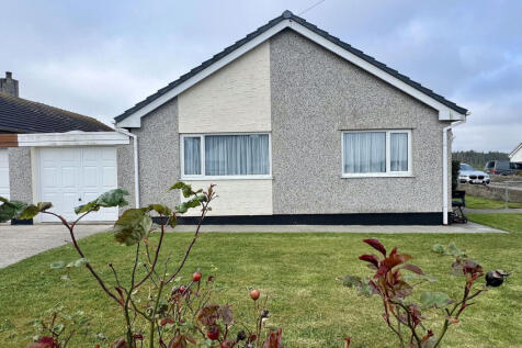 Tyn y Cae, Newborough, Anglesey, LL61 3 bed bungalow for sale