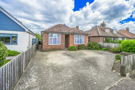 3 bedroom detached bungalow for sale