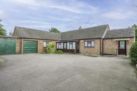 3 bedroom detached bungalow for sale