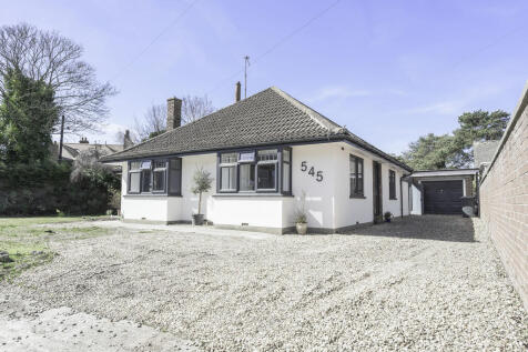 2 bedroom detached bungalow for sale