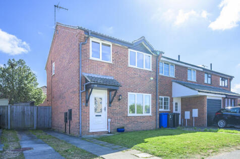 3 bedroom end of terrace house for sale