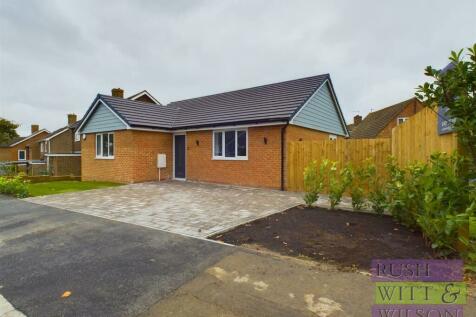 2 bedroom detached bungalow for sale