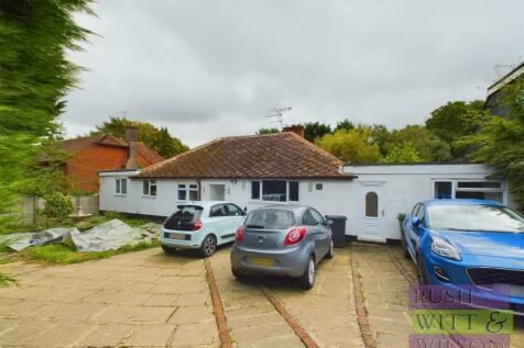 4 bedroom detached bungalow for sale