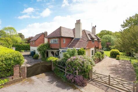 6 bedroom detached house for sale