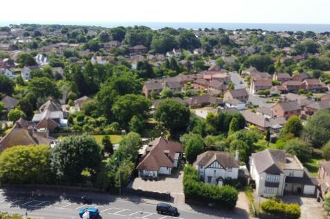 4 bedroom detached bungalow for sale