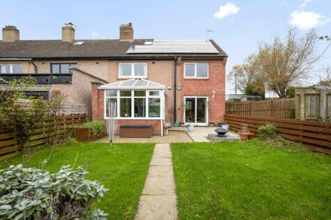 9 Lennymuir, Cammo, Edinburgh, EH12 0AP 3 bed end of terrace house for sale