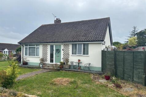 2 bedroom detached bungalow for sale